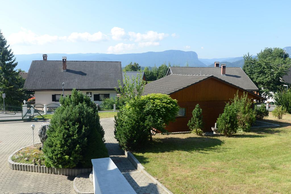 Family Villa Bled Bagian luar foto